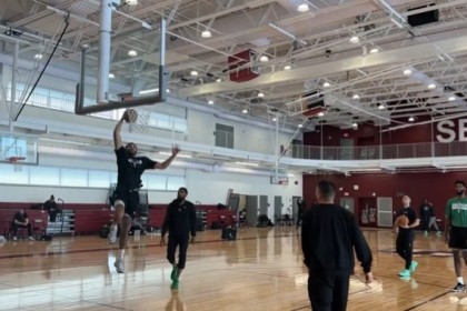 PG电子游戏-真要复出！塔图姆已经可以在有防守情况下 完成突破单臂扣篮！