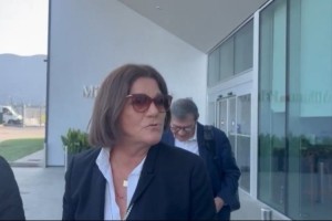 和儿子飞抵米兰城！母亲：加盟米兰一直是拉比奥特的首选